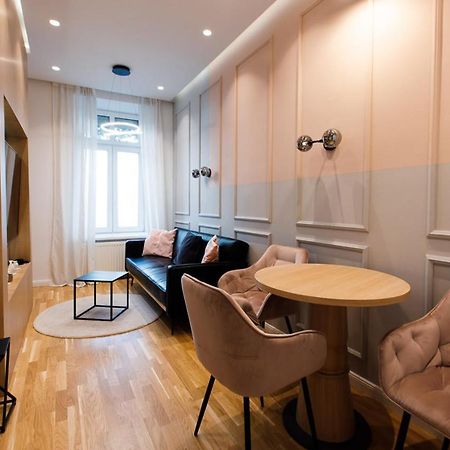 Zeus Design Apartments Wasserwelt Vienna Exterior photo