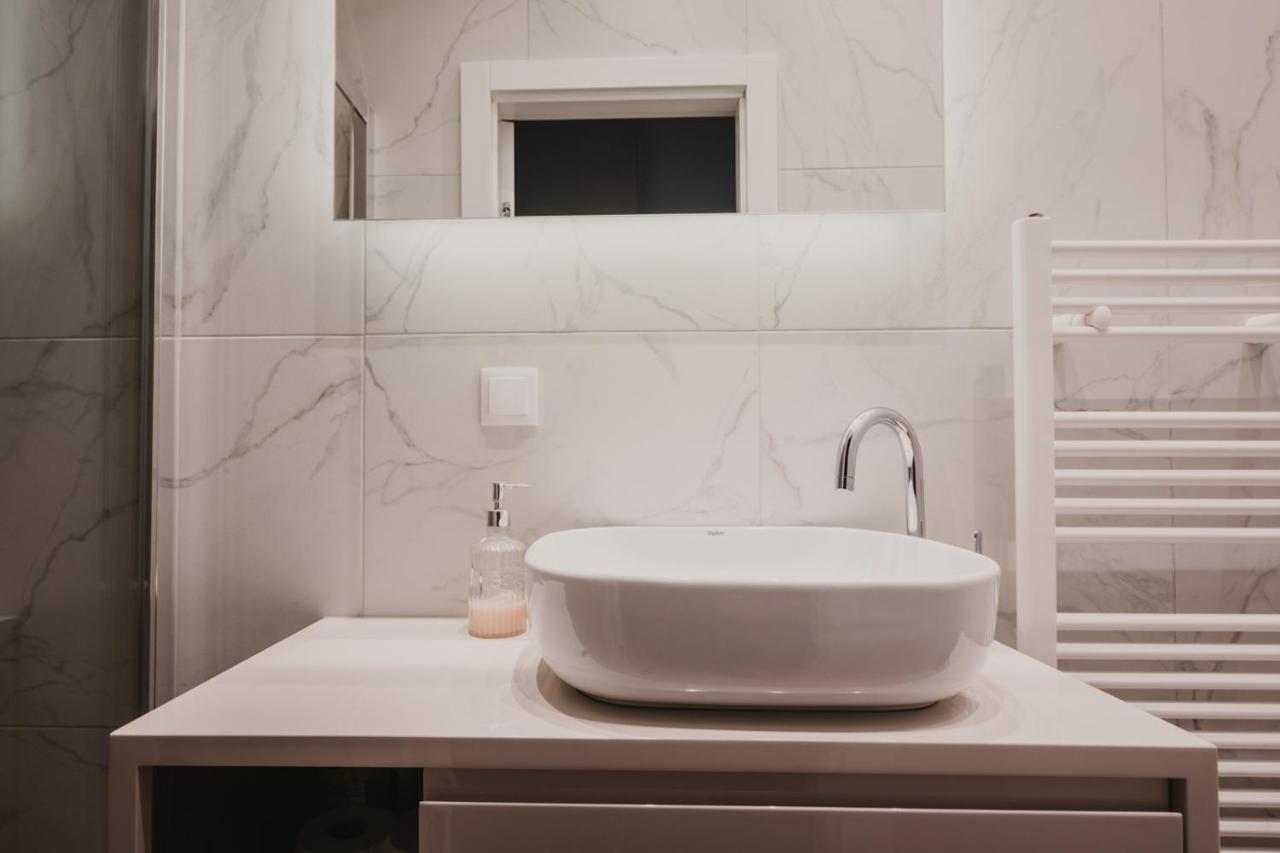Zeus Design Apartments Wasserwelt Vienna Exterior photo